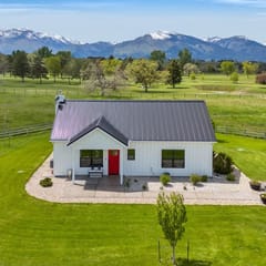 Mountain View Modern Farmhouse