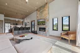 Mara Luxury Cabin- Aspen - Image 3