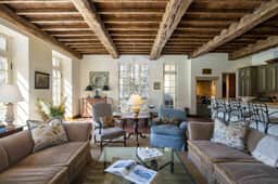 Elegant Fairways Abode - Image 5