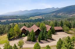 Elegant Mountain Abode - Image 2