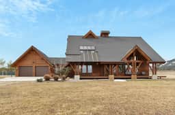 Lazy Beez Cabin - Image 4