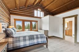 Mountain Escape Lodge - Image 2