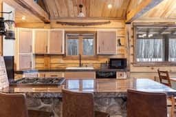 River’s Edge Cabin - Image 3