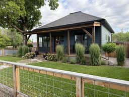 Basecamp: The Blue Bungalow - Image 2