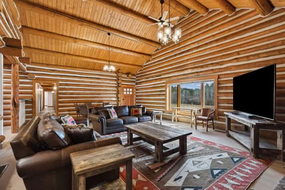 Mountain Escape Lodge - Image 1