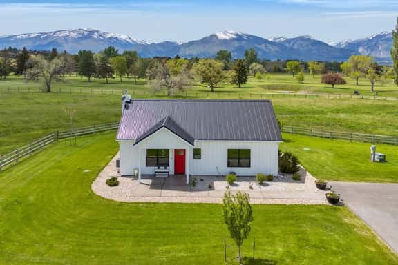 Mountain View Modern Farmhouse - Image 1