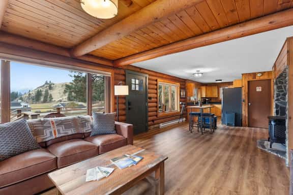 Sapphire Ridge Cabin - Image 1