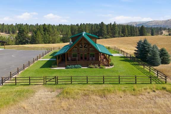 Como Peaks Cabin - Image 1
