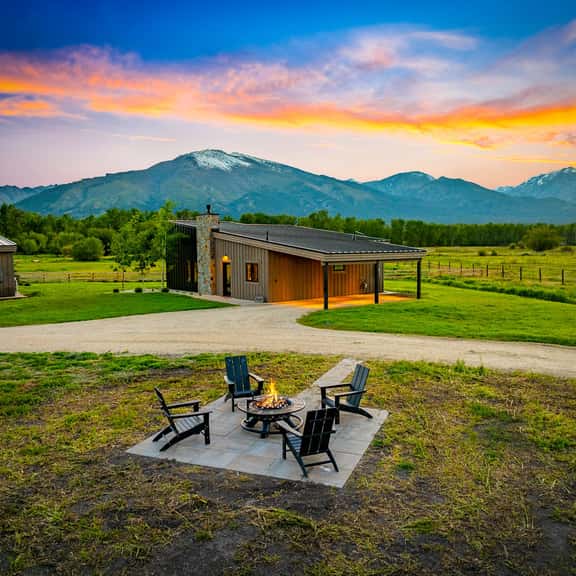 Mara Luxury Cabin- Maple - Image 1