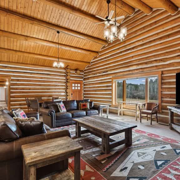 Mountain Escape Lodge - Image 1