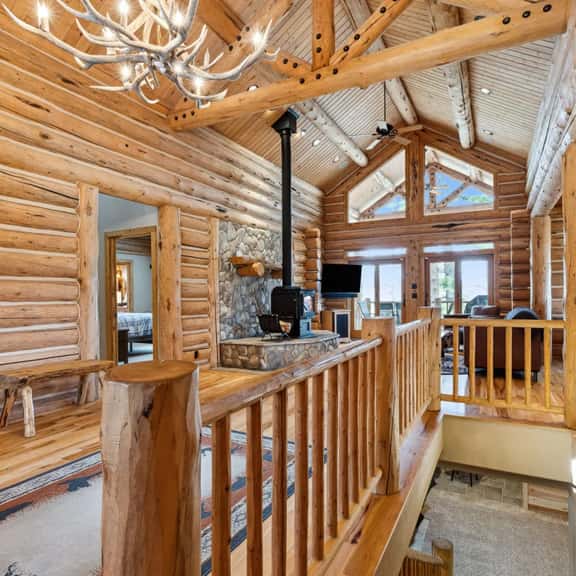 Sweathouse Creek  Lodge - Image 1