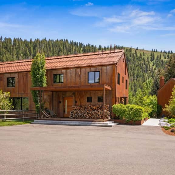 The Rusty Barn at Sun Valley - Image 1
