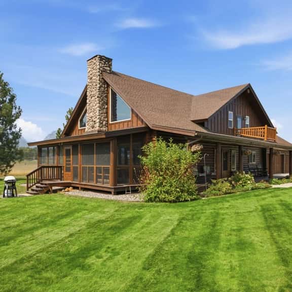 Fishaus: Riverfront Cabin - Image 1