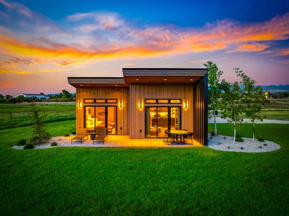 Mara Luxury Cabin- Maple - Image 2