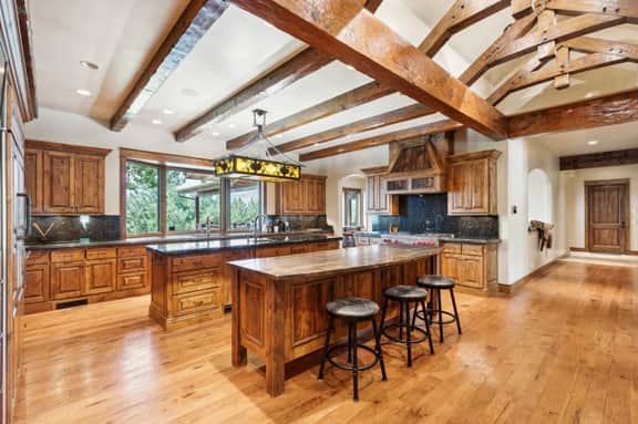 Elegant Mountain Abode - Image 3