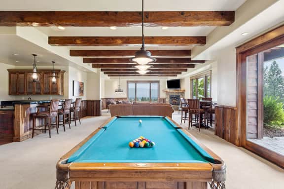 Elegant Mountain Abode - Image 4
