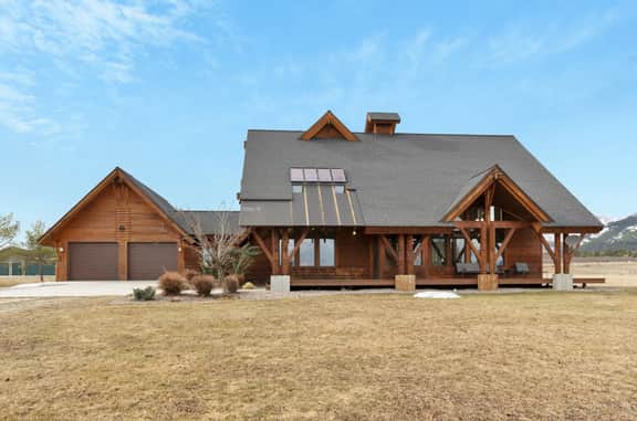Lazy Beez Cabin - Image 4