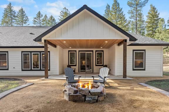 Luxury Rock Creek Abode - Image 2