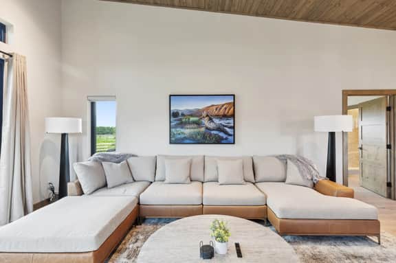 Mara Luxury Cabins- Pine - Image 5