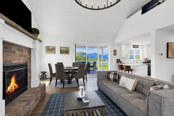 Mountain View Modern Farmhouse - Image 2