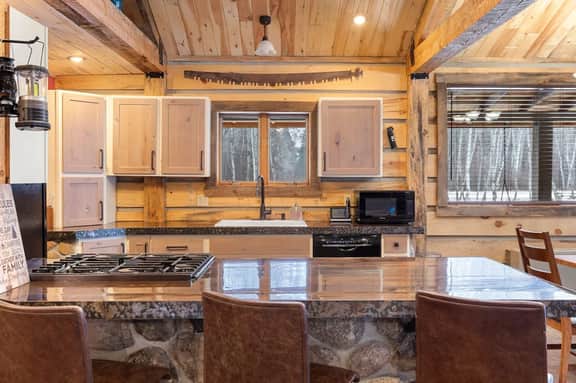River’s Edge Cabin - Image 3
