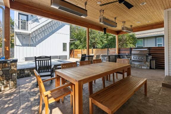 Rooftop Guest House w/ Hot Tub - Image 5