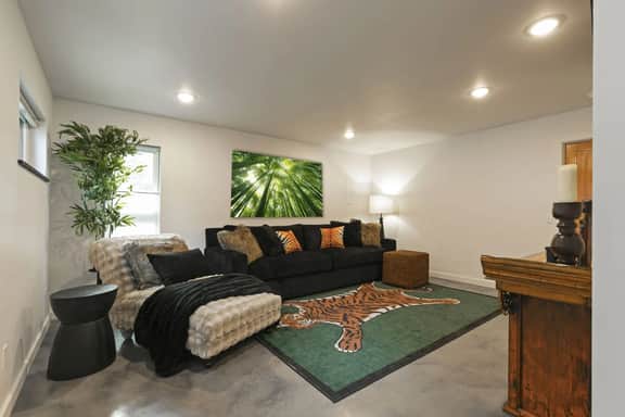 The Elevation Haus- Modern Rattlesnake Abode - Image 2