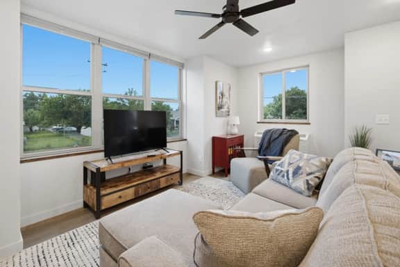 River City Townhome - Image 3