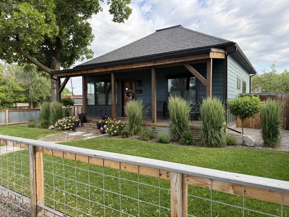 Basecamp: The Blue Bungalow - Image 2