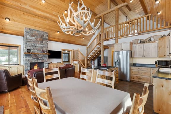 Como Peaks Cabin - Image 1