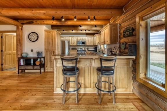 Fishaus: Riverfront Cabin - Image 1