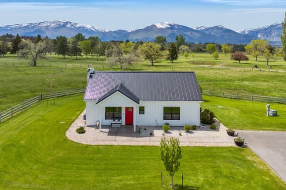Mountain View Modern Farmhouse - Image 1