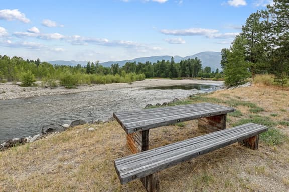 River Bend Lodge - Image 1
