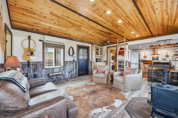 Stevi Sky Cottage - Image 1